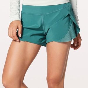 Lululemon ‘play off the pleats’ shorts